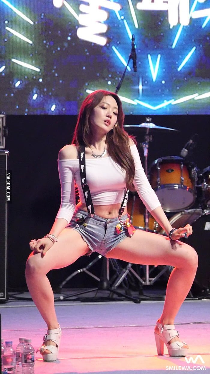 duyVLnq4 Eunsol Park - Korean KPop Girl - Bambino Dancer 36.jpg